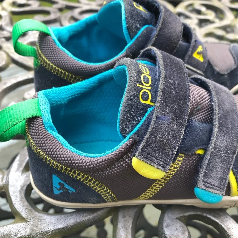 Boys Plae shoes size 11 Ty style Velcro washable toddler